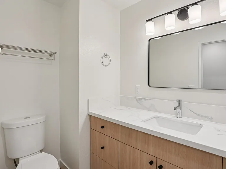 Olympic West Apartments — Photo 19