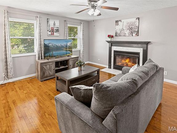 4th image of 910 Borri Dr