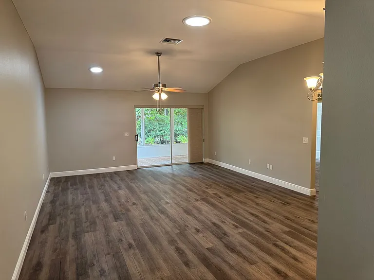 509 Loma Paseo Dr — Photo 5