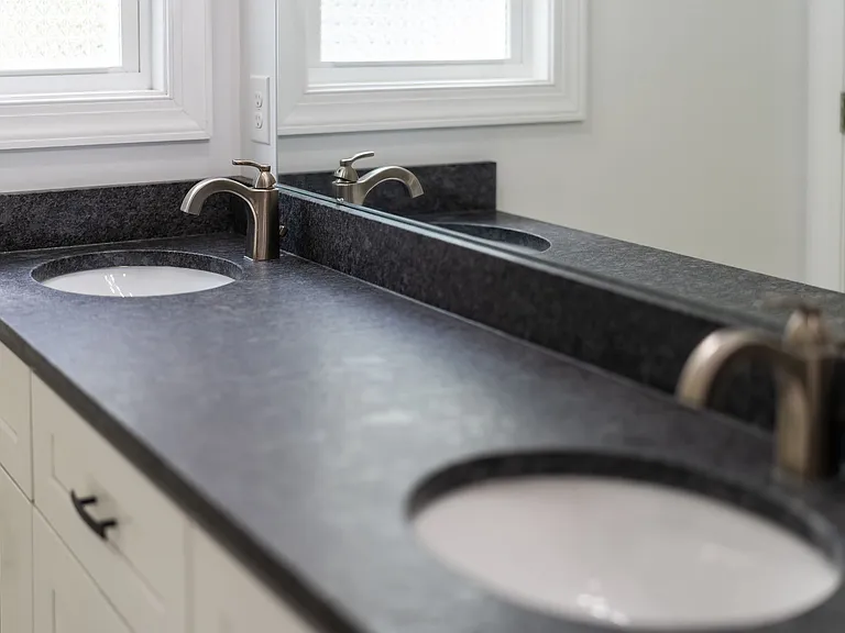 562 N Bayard Ave — Photo 37