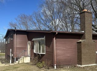 4534 Lake Rd E #101, Geneva, OH 44041