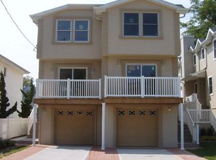 23 Hickory Rd #B, Port Washington, NY 11050