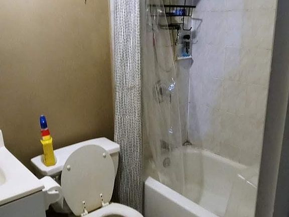 2nd image of 17 Orchard Ave #17