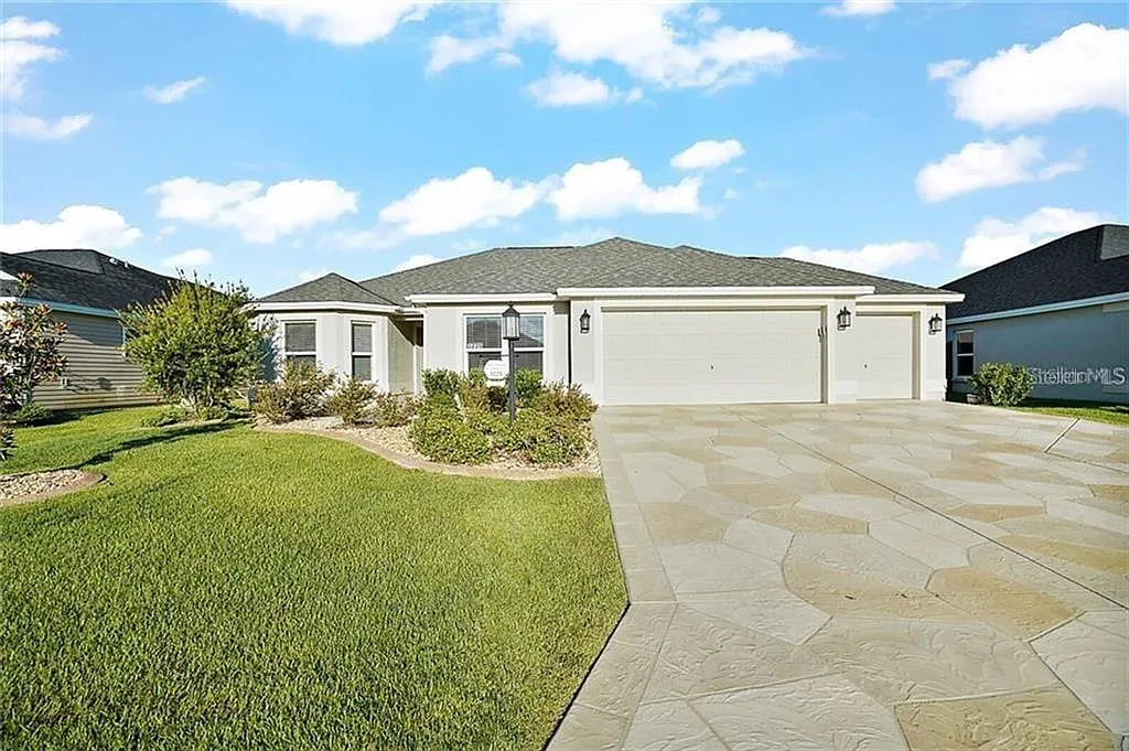 3 bed, 2.0 bath, 1652 sqft, $2,650 — Photo 1