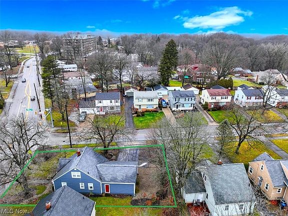 3rd image of 347 N Hawkins Ave