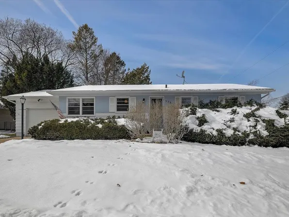 526 Hilltop Dr, Madison, WI 53711