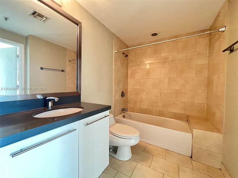 90 SW 3rd St #1710 — Photo 7