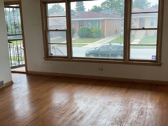 5th image of 379 Bensley Ave