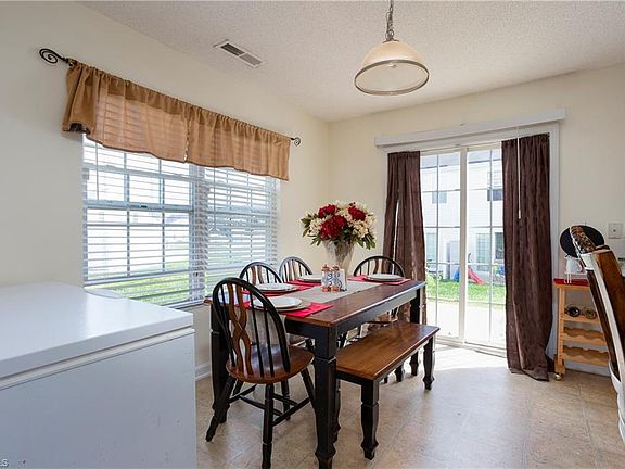 5th image of 7302 Garett Park Dr