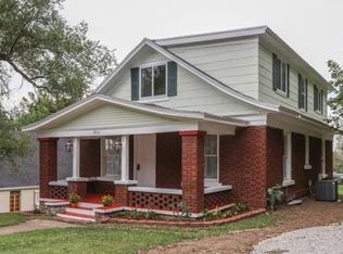 8711 W 49th St, Merriam, KS 66203