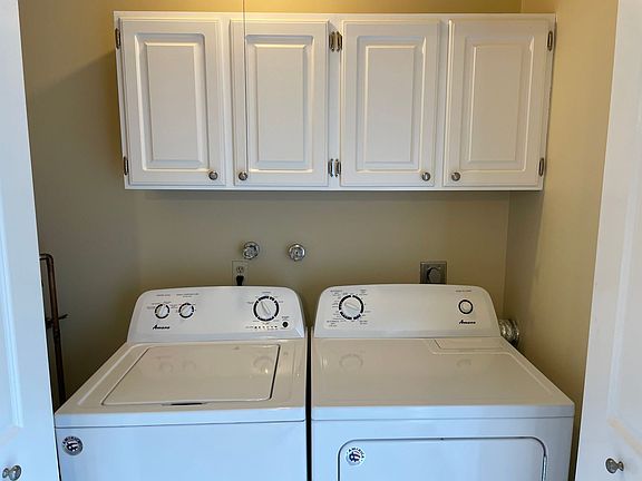4th image of 4815 SE Railroad Ave #11824