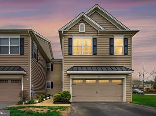 100 New Village Greene Dr, Honey Brook, PA 19344