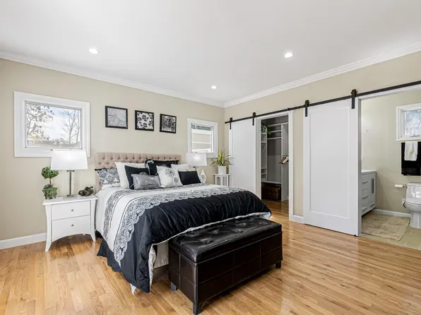 670 Spargur Dr, Los Altos, CA 94022