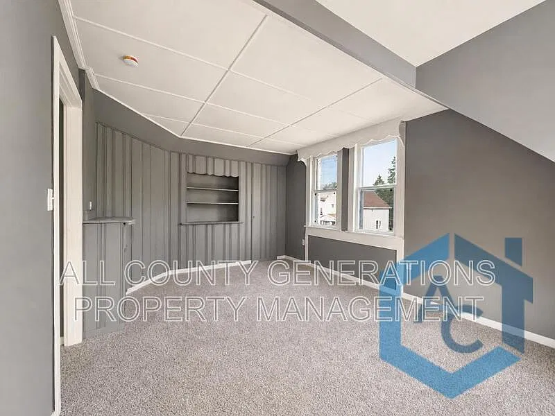 2 bed, 1.0 bath, $1,000 — Photo 2