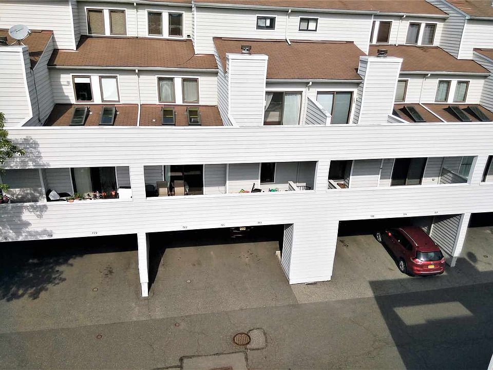 1st image of 782 Spinnaker Ct #782