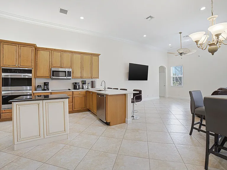 9655 Campi Dr — Photo 17
