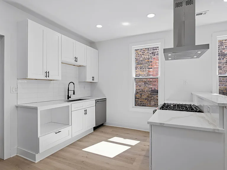 3642 W Belmont Ave #2F — Photo 3