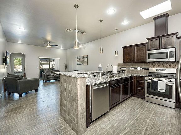 5th image of 4345 Malaga St
