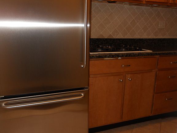 5th image of 6485 Broadway APT 2C