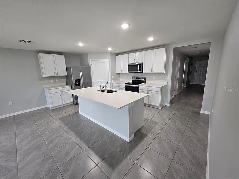 4703 SW 85th Pl — Photo 4