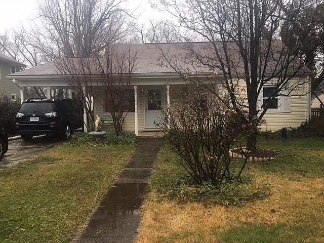 3 bed, 884 sqft, $2,950 — Photo 1