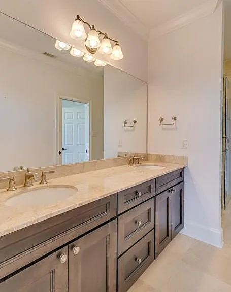 416 Legends Ct — Photo 13