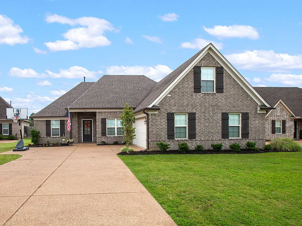 3510 Champion Hills Dr