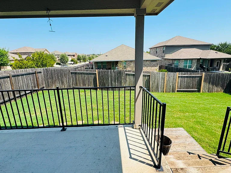 1605 Gerald Ln — Photo 18