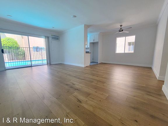 3rd image of 4540 Hazeltine Ave APT 8