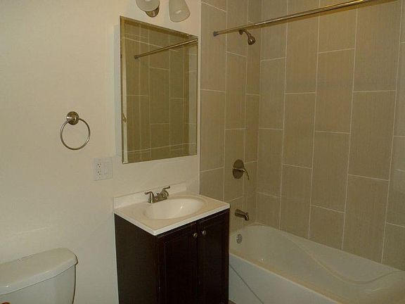 5th image of 2641 N Fairfield Ave #2643-1