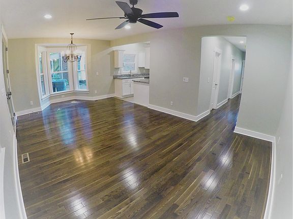 4th image of 1035 Hammack Ct