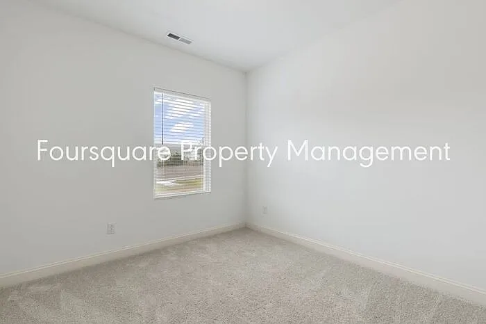 1424 Grove Village Rd — Photo 28