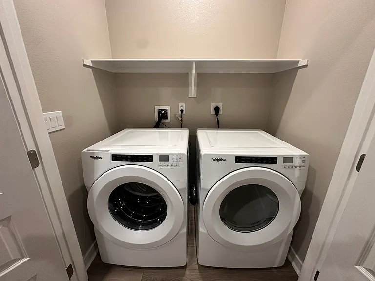 1487 Skyline Ln — Photo 5