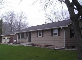 130 Staley Ln, North Mankato, MN 56003