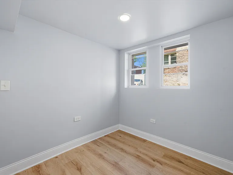 541 N Lawndale Ave — Photo 12