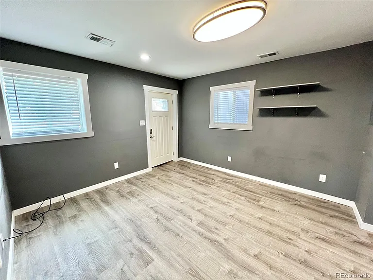 4801 S Fox St — Photo 7