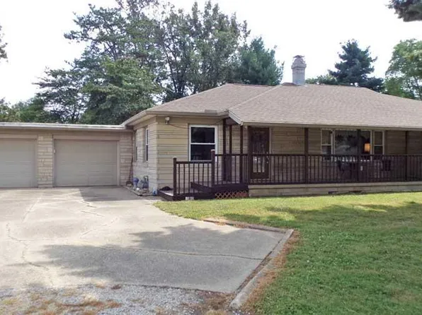 105 Wolfe St, Oaktown, IN 47561