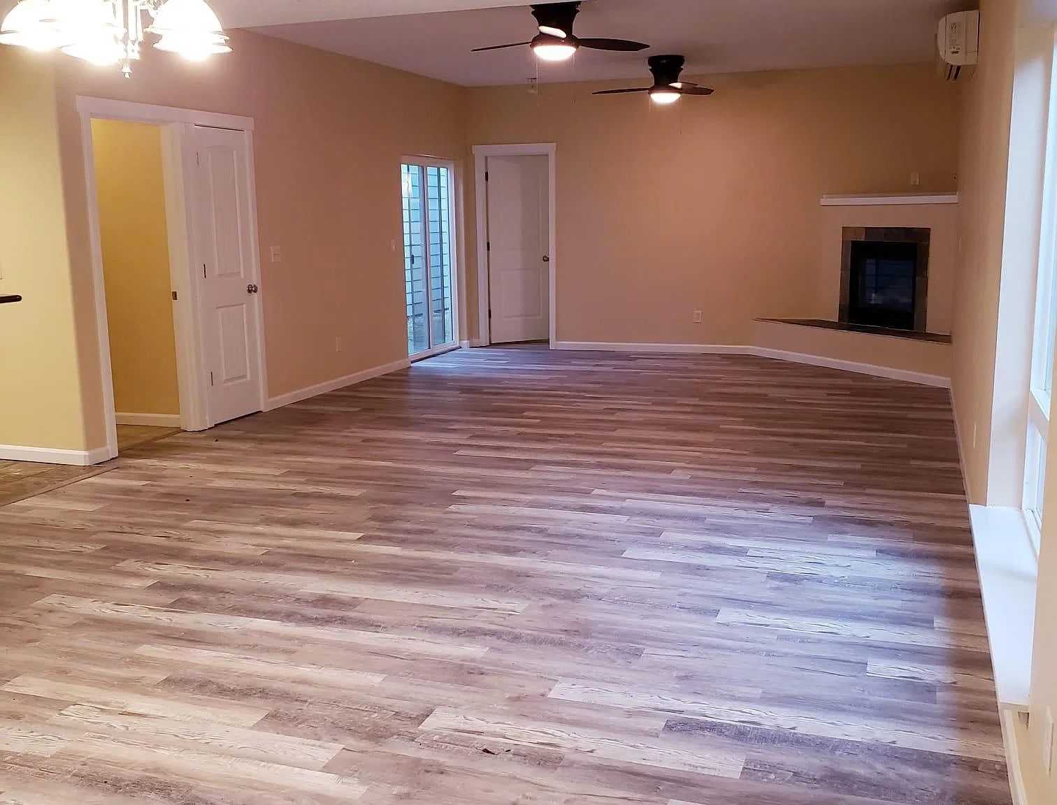 4 bed, 2.5 bath, 2059 sqft, $3,145 — Photo 4