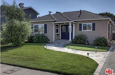 1st image of 8631 Lilienthal Ave