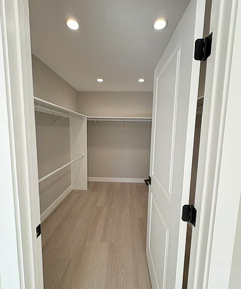 Walk-in closet