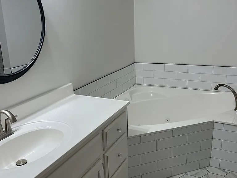 4213 S Mentor Ave — Photo 36