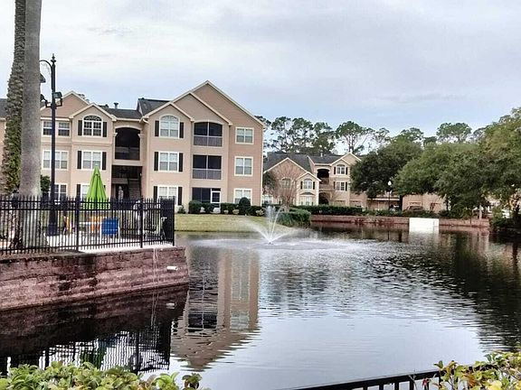5th image of 13810 SUTTON PARK Drive N #1316