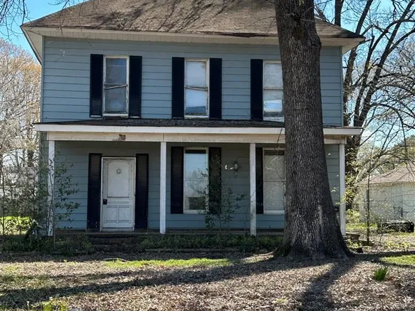 907 S College St, Stuttgart, AR 72160
