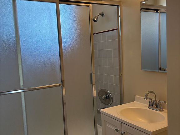 5th image of 4464 Hazeltine Ave #10B