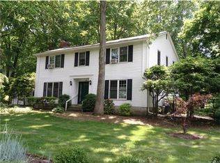 20 Scenic Dr, Suffern, NY 10901