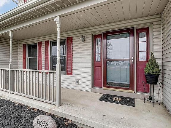 5th image of 70 Brandon Dr