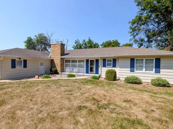 600 Thielen St, Exira, IA 50076