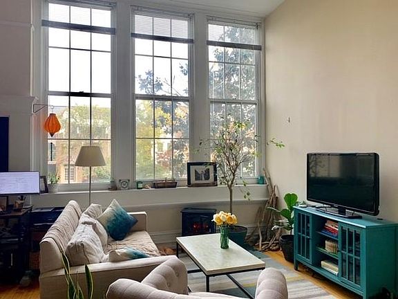 3rd image of 3100 Kensington Ave #201