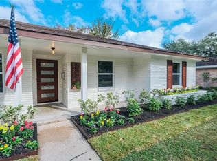 5614 Briarbend Dr, Houston, TX 77096