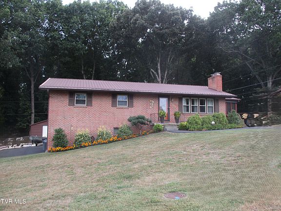3rd image of 4005 Black Oak Dr